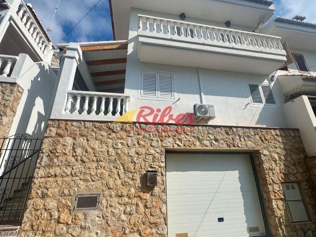 Vista exterior de Casa o xalet en venda en Cullera amb Piscina comunitària