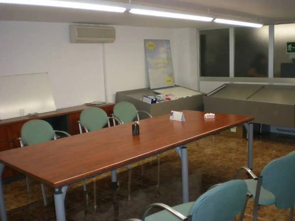 Büro zum Verkauf in Manresa mit Klimaanlage und Heizung