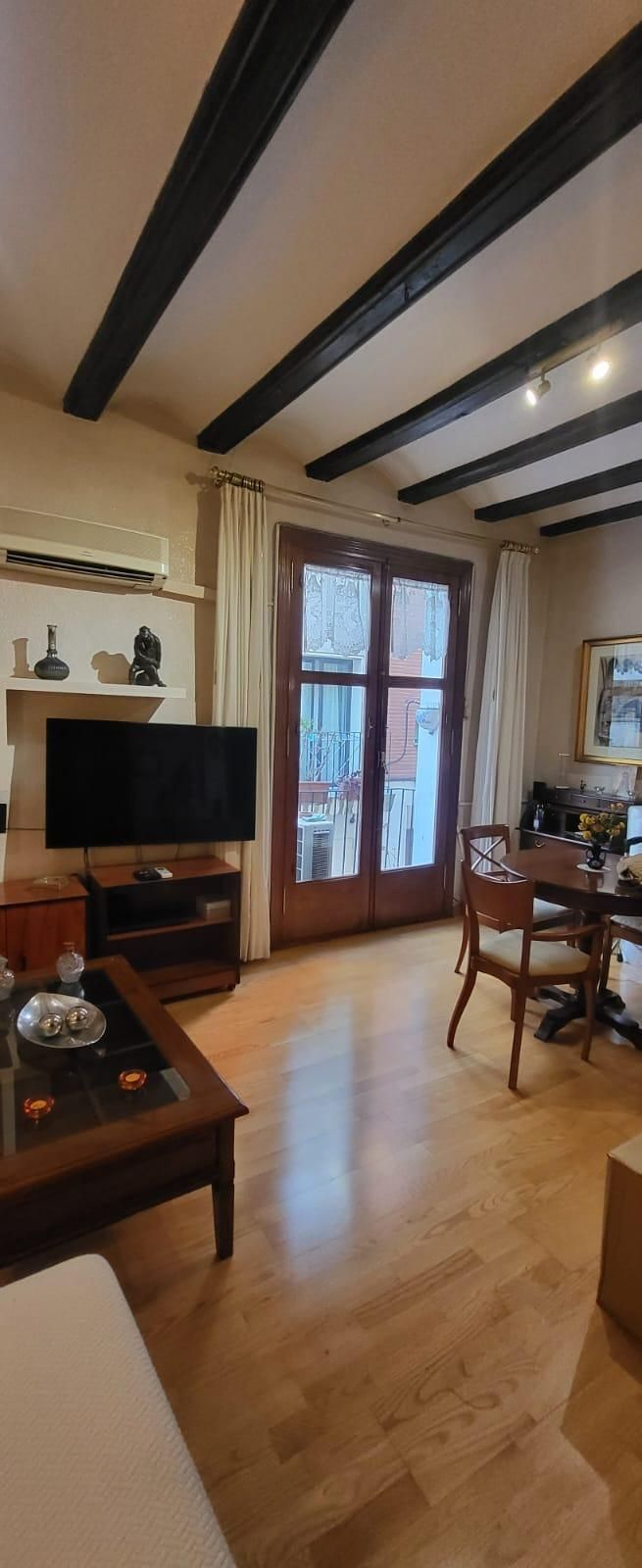 Sala d'estar de Pis de lloguer en  Valencia Capital amb Aire condicionat, Parquet i Balcó