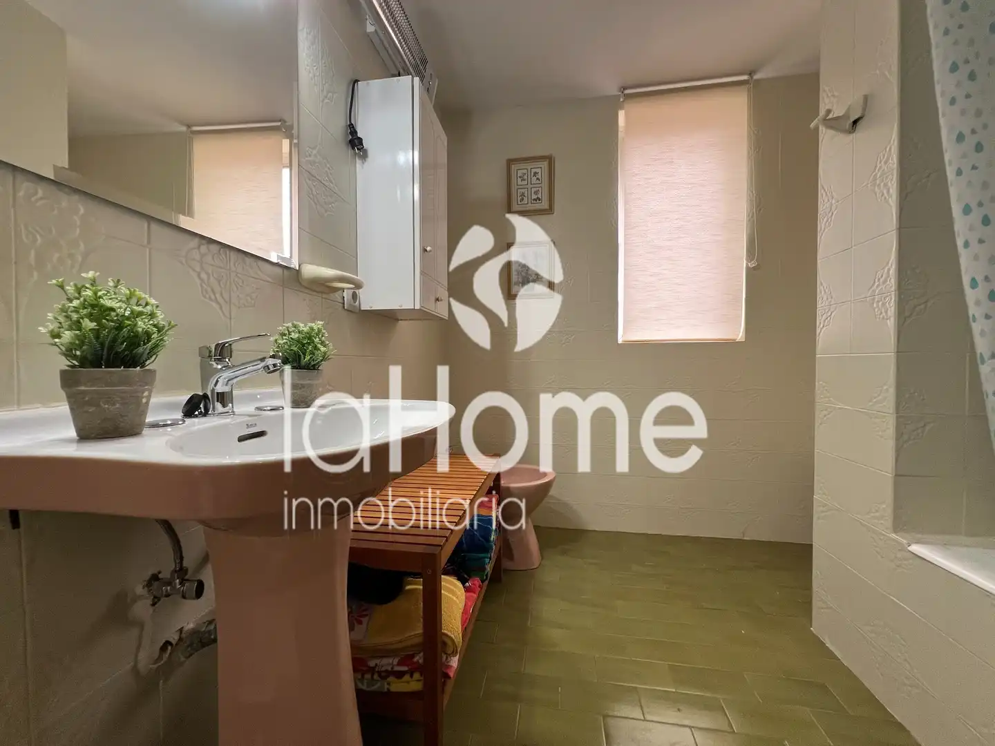 Bany de Casa o xalet en venda en Paterna amb Aire condicionat, Jardí privat i Terrassa