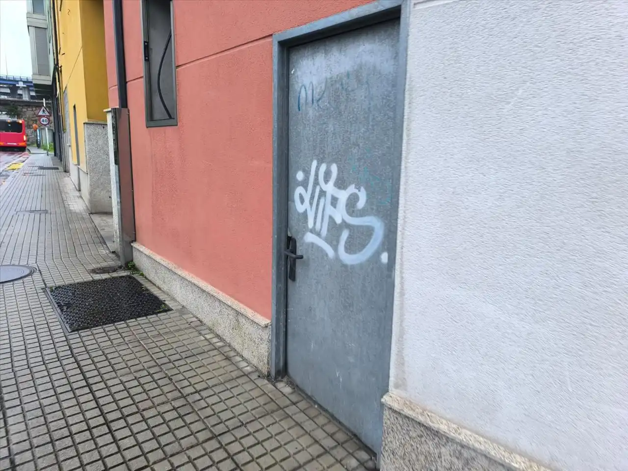 Vista exterior de Local en venda en A Coruña Capital 