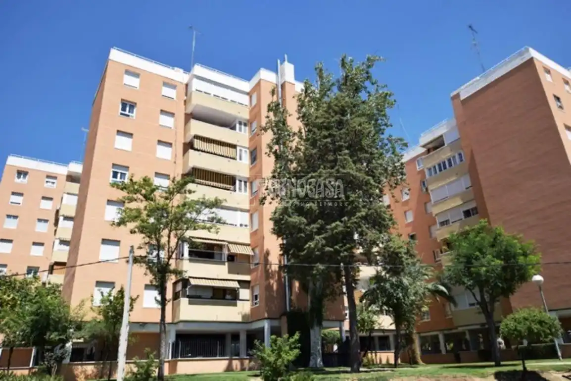 Vista exterior de Pis en venda en Fuenlabrada amb Aire condicionat i Calefacció