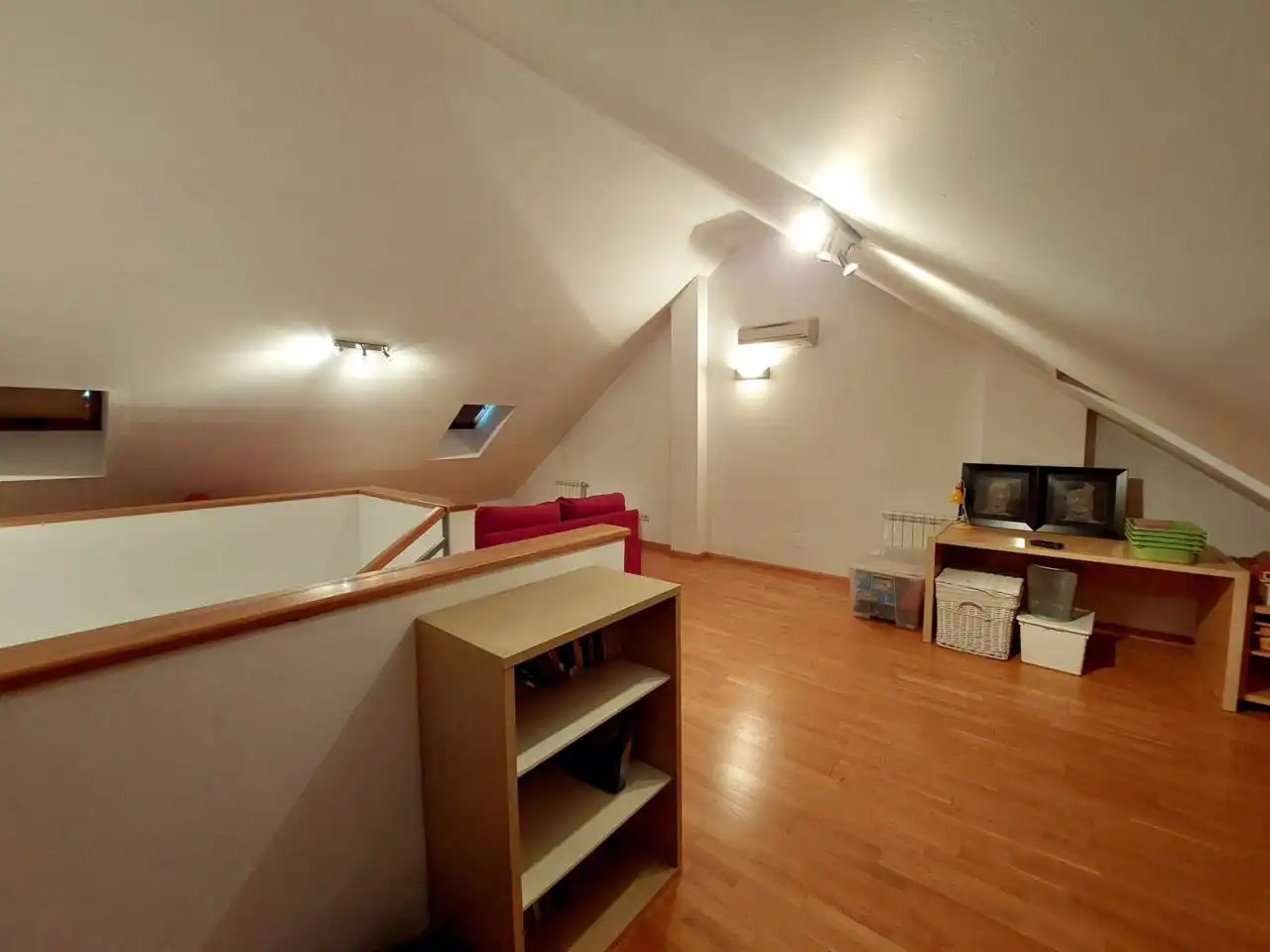Casa adosada en venta en Fuenlabrada con Aire acondicionado, Calefacción y Piscina comunitaria