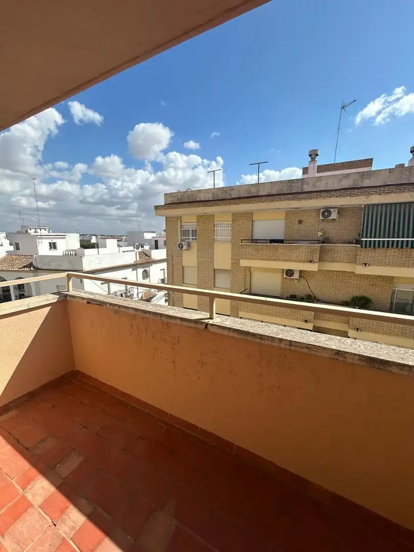 Vista exterior de Piso en venta en Utrera