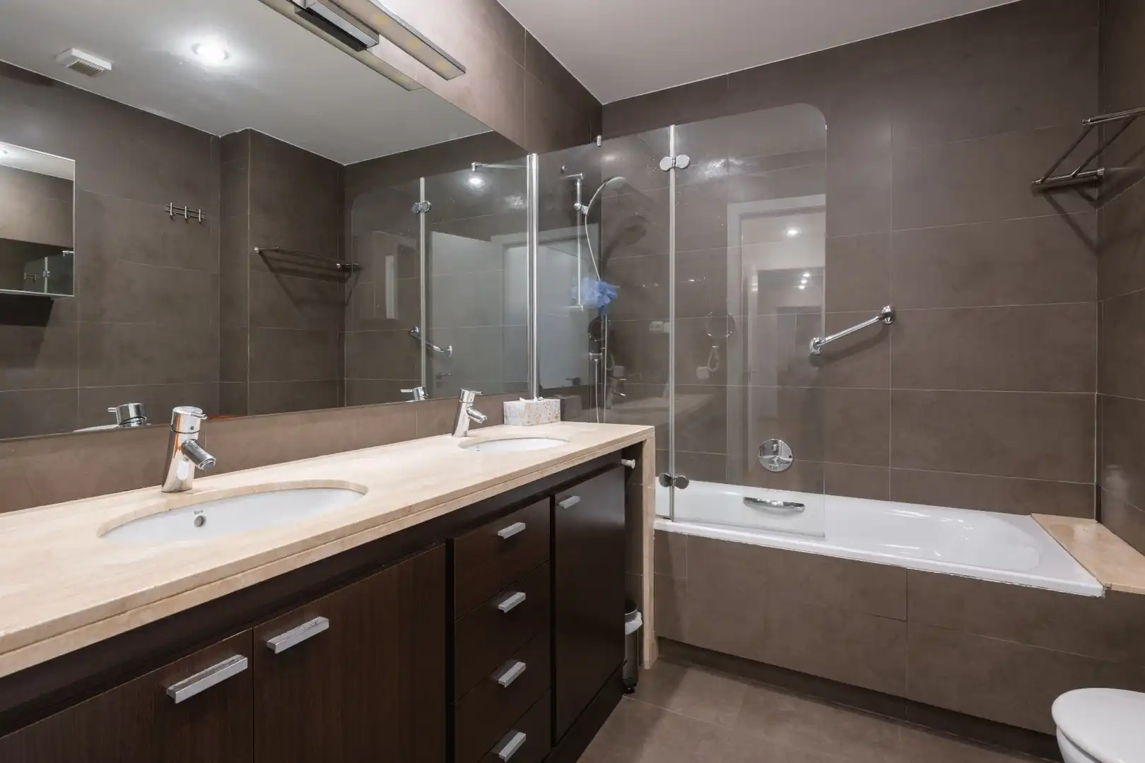 Baño de Piso en venta en Sant Just Desvern con Aire acondicionado, Calefacción y Terraza