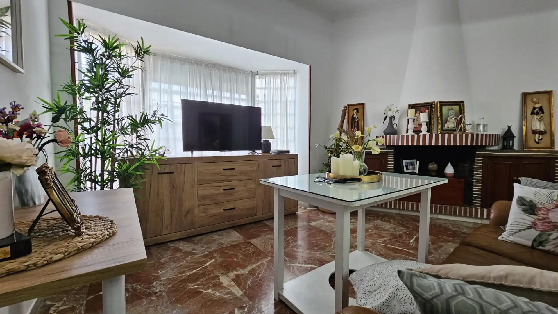 Sala d'estar de Casa o xalet en venda en Jerez de la Frontera amb Jardí privat i Traster