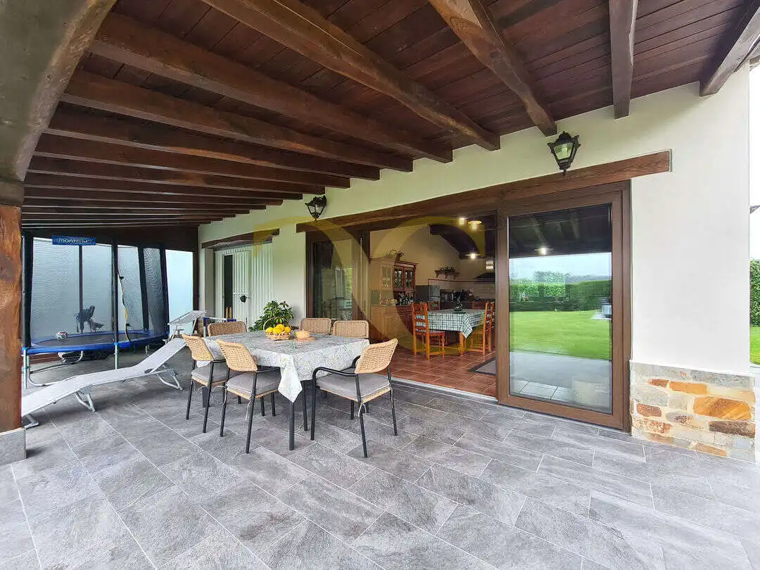 Terrassa de Casa o xalet en venda en Tapia de Casariego amb Calefacció, Jardí privat i Terrassa