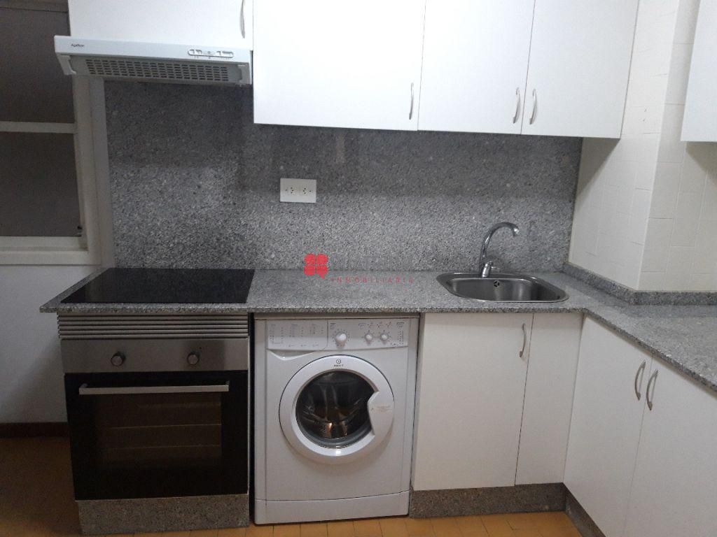 Flat to rent in Rúa De Montero Ríos, Ensanche - Sar