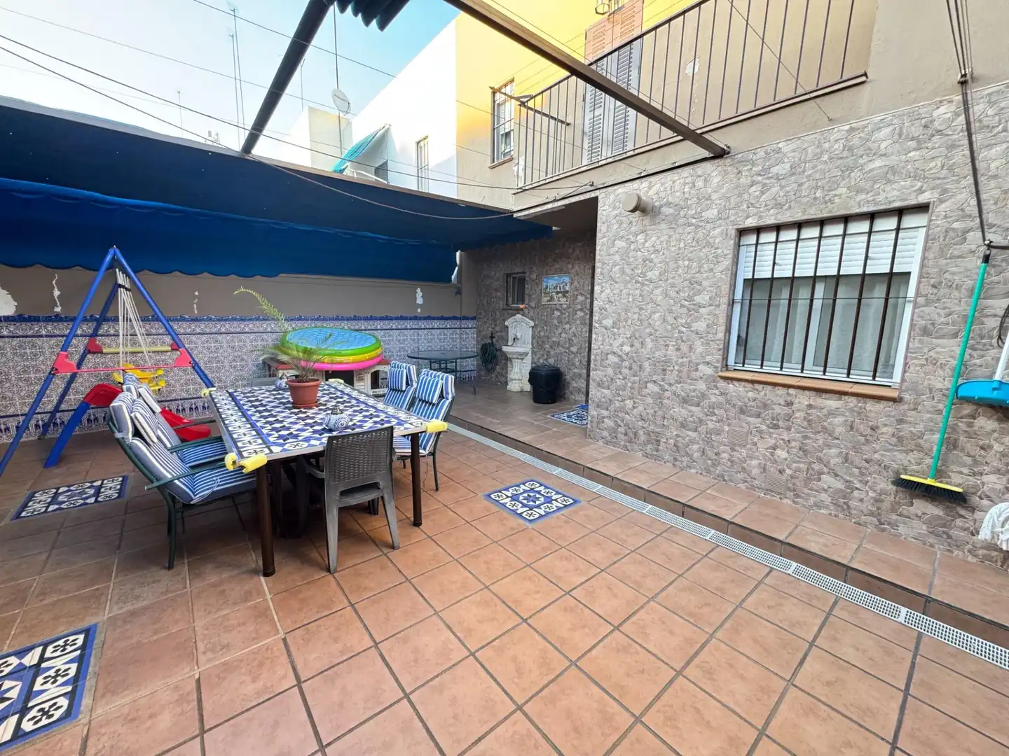 Terrassa de Casa adosada en venda en Dos Hermanas amb Aire condicionat