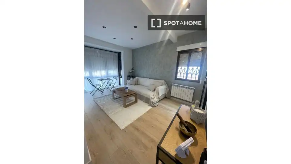 Exterior view of Flat for rent in Madrid  with Air Conditioner, Heating and Furnished
