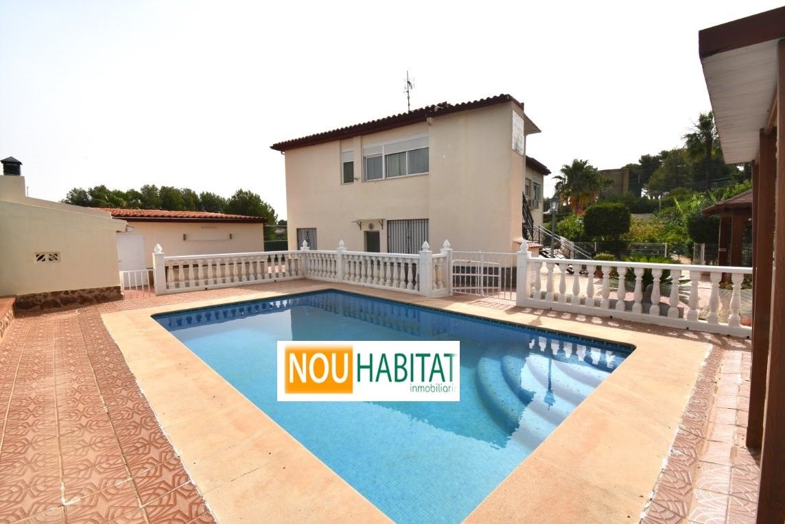 Exterior view of House or chalet for sale in Montserrat  with Air Conditioner, Heating and Private garden