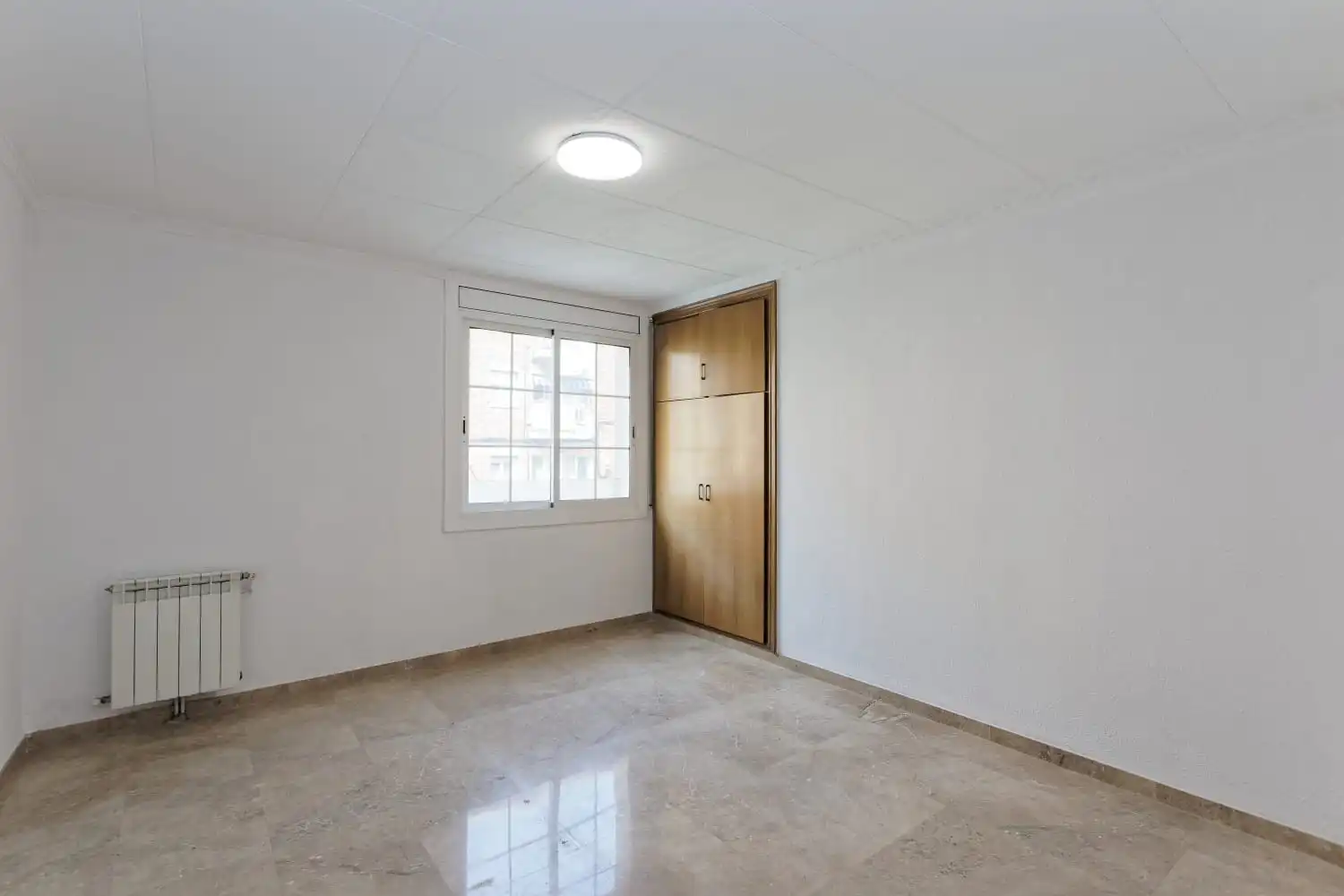 Casa adosada en venta en Terrassa con Terraza, Horno y Lavadora