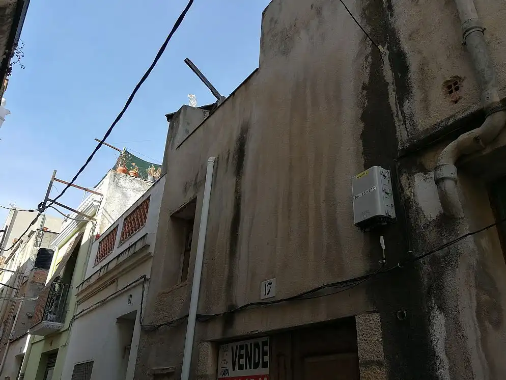 Vista exterior de Oficina en venda en Ulldecona