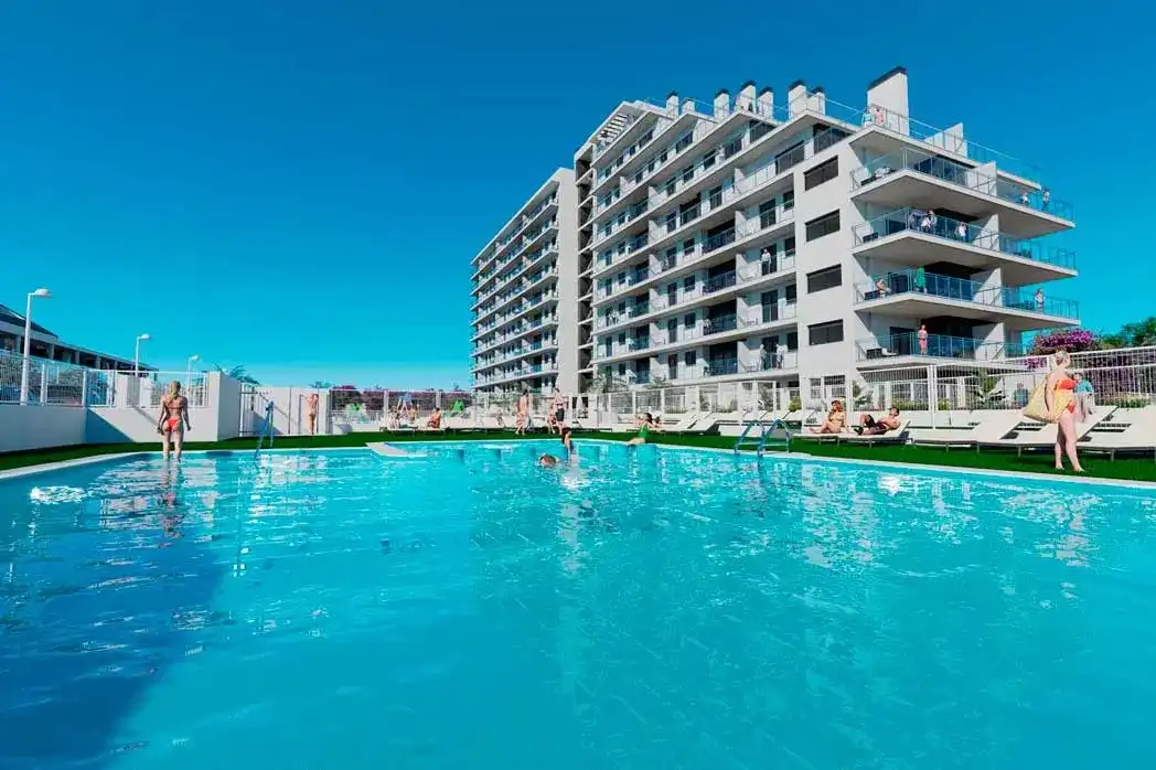 Schwimmbecken von Wohnungen zum Verkauf in Cabanes mit Heizung, Privatgarten und Schwimmbad
