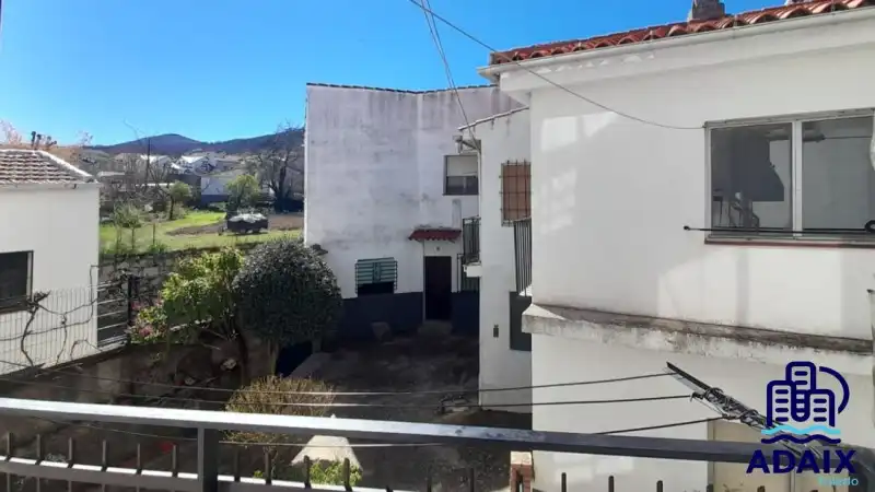 Vista exterior de Piso en venta en San Pablo de los Montes