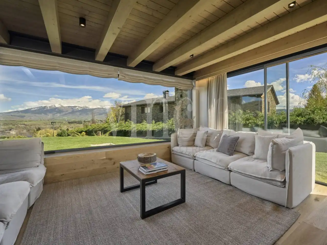 Sala de estar de Casa o chalet en venta en Guils de Cerdanya con Calefacción, Jardín privado y Parquet