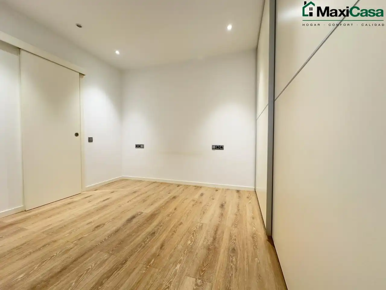 Appartamento con balcone in vendita a calle de la Duquessa d'Orleans, imagen 11