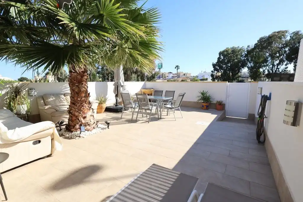 Terrassa de Casa adosada de lloguer en Orihuela amb Aire condicionat, Calefacció i Jardí privat
