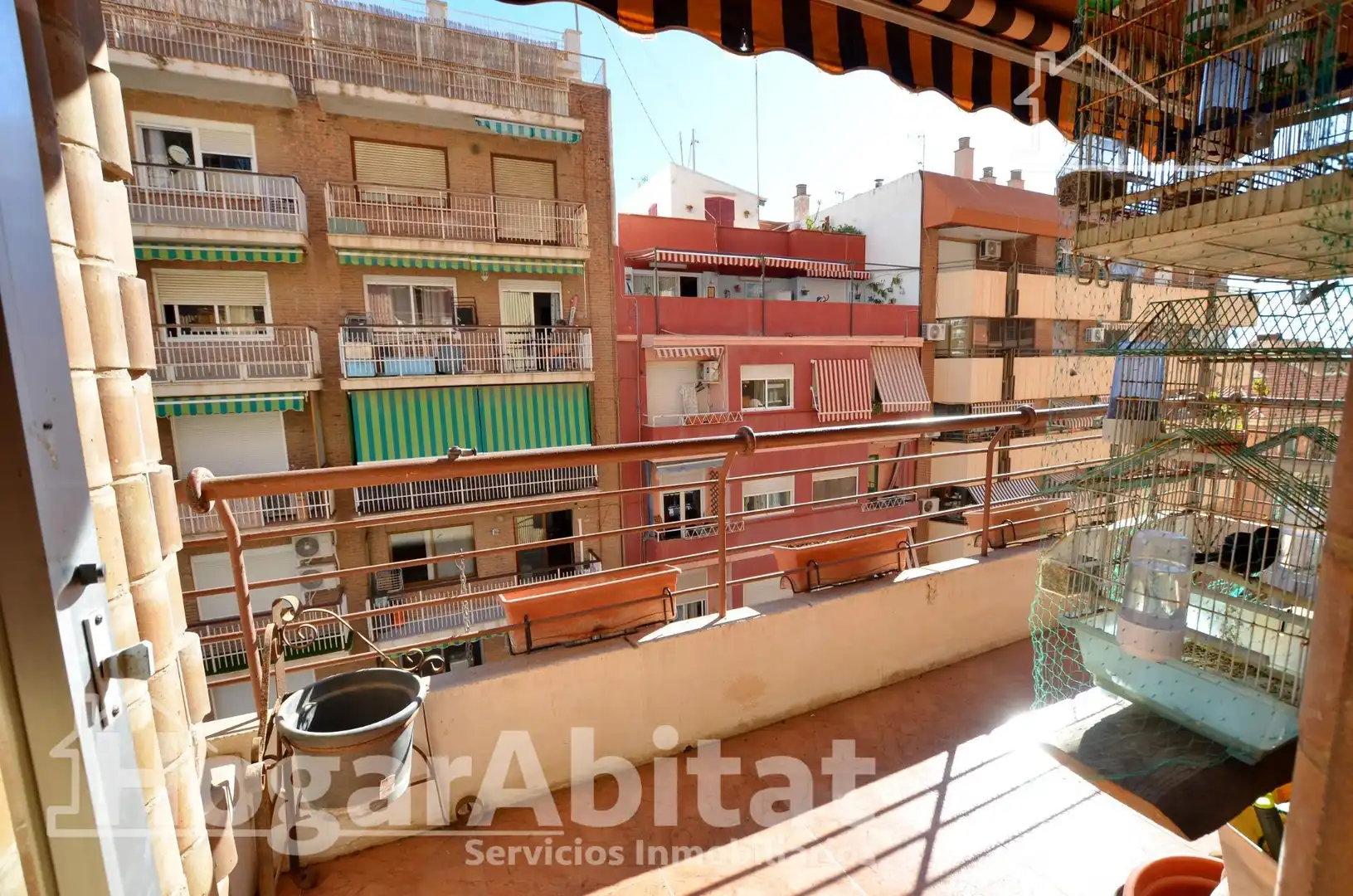 Vista exterior de Pis en venda en Alicante / Alacant amb Aire condicionat, Traster i Moblat