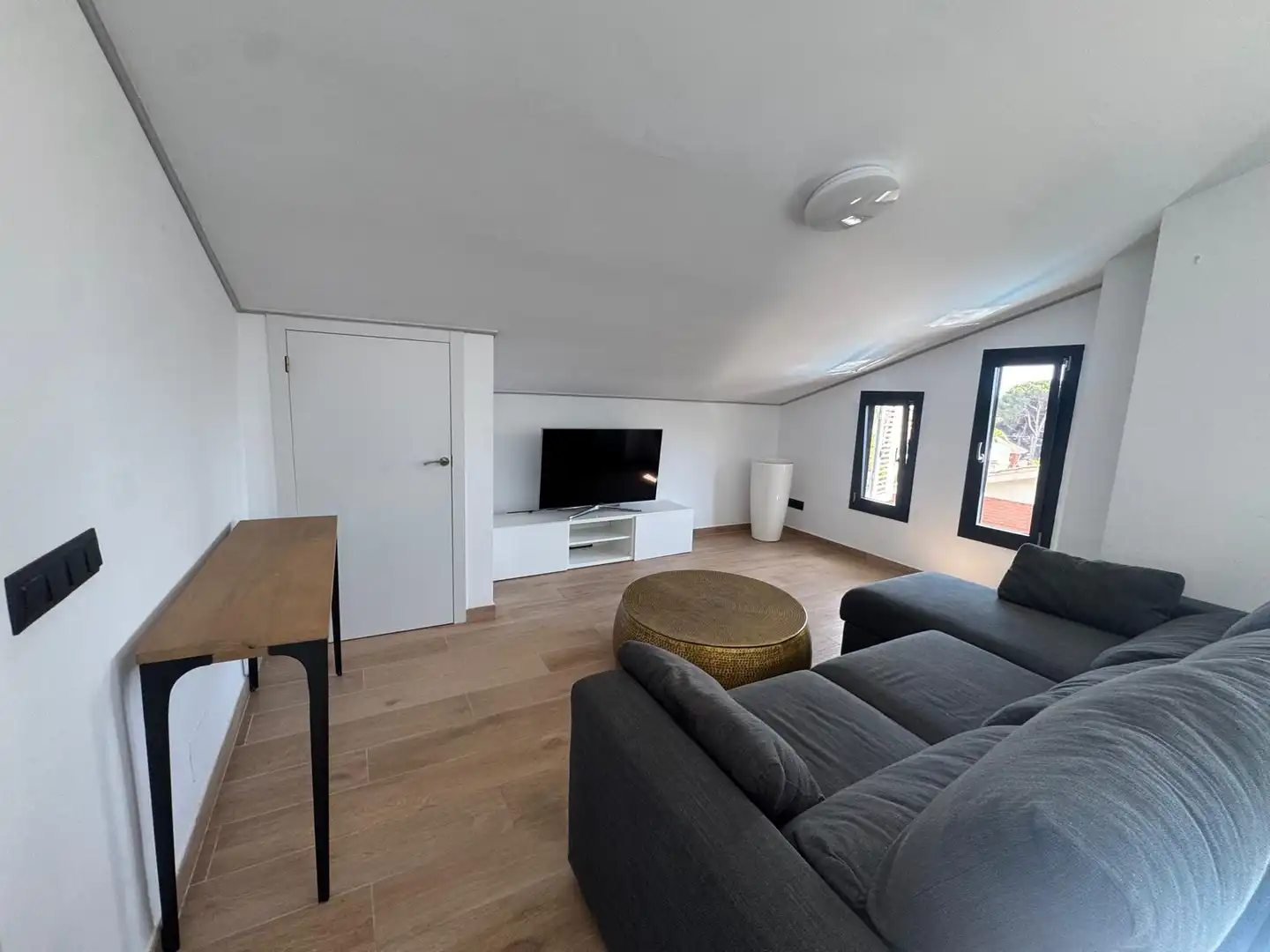Sala d'estar de Casa o xalet en venda en Canet de Mar amb Aire condicionat, Calefacció i Jardí privat