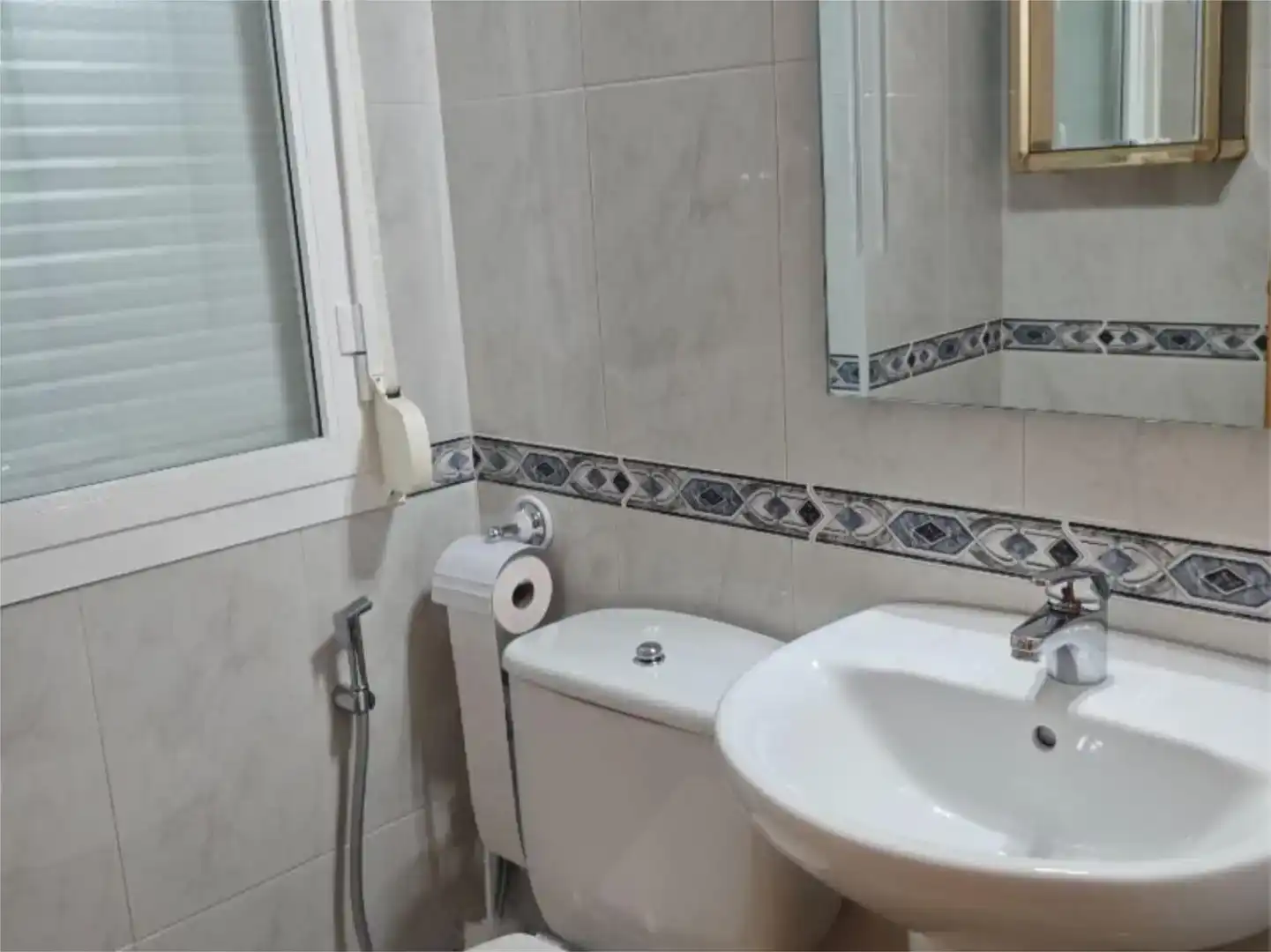 Bany de Casa o xalet en venda en  Zaragoza Capital amb Aire condicionat, Piscina i Balcó