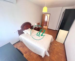 Bedroom of Flat to rent in Ourense Capital   with Air Conditioner, Heating and Balcony