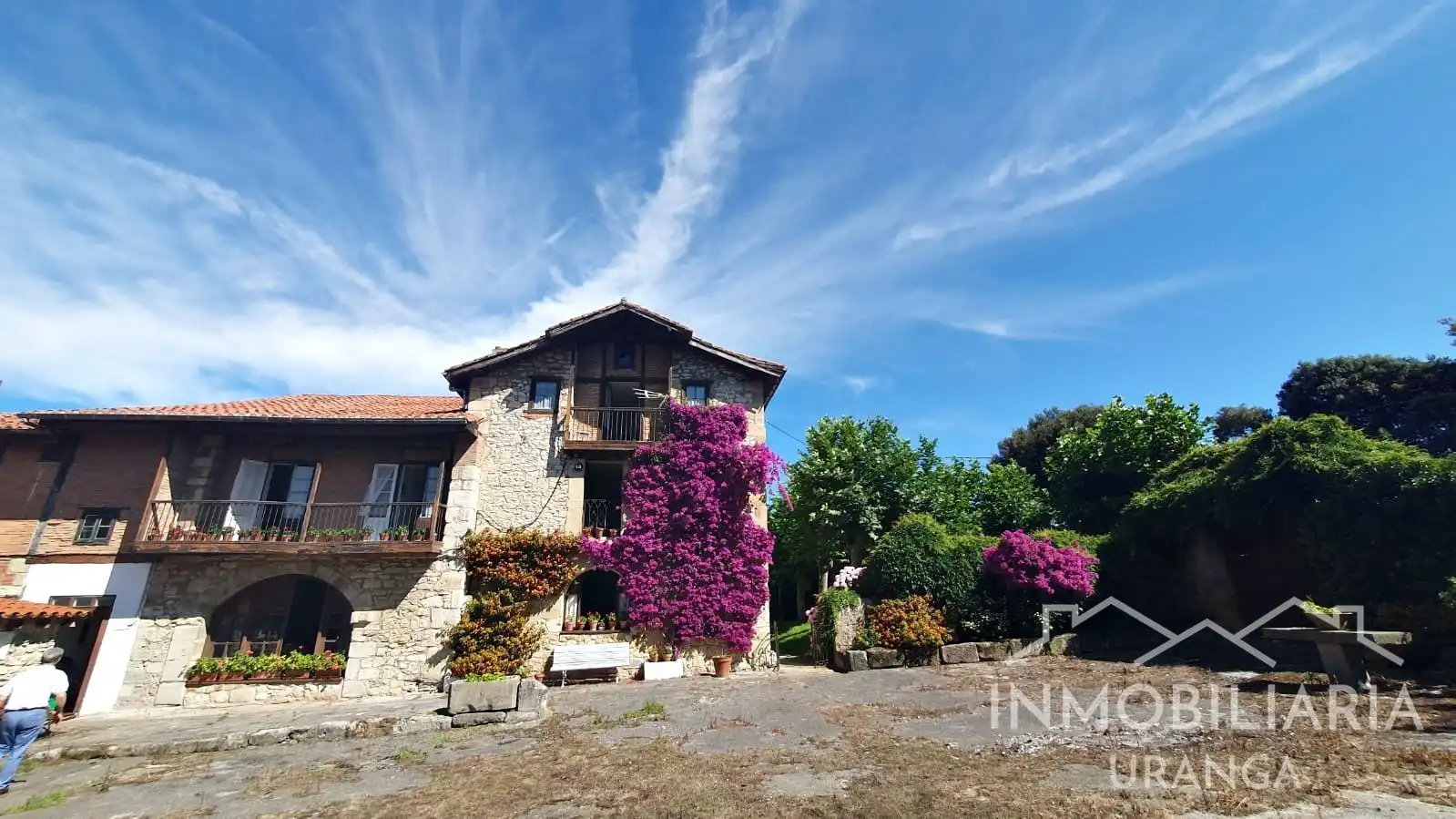 Außenansicht von Haus oder Chalet zum Verkauf in Ribamontán al Mar mit Heizung, Privatgarten und Terrasse