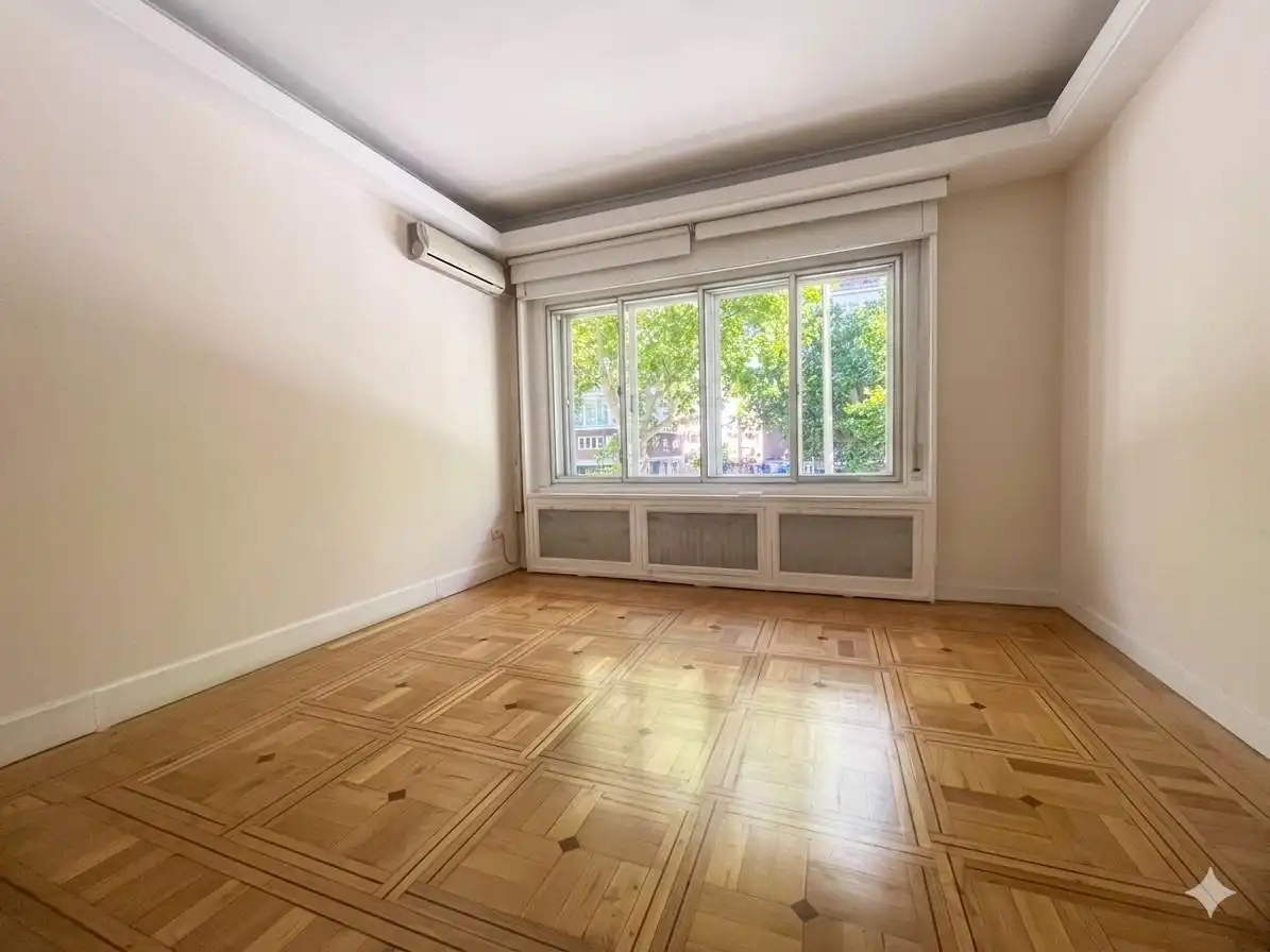 Dormitori de Pis en venda en Madrid amb Calefacció, Parquet i Traster