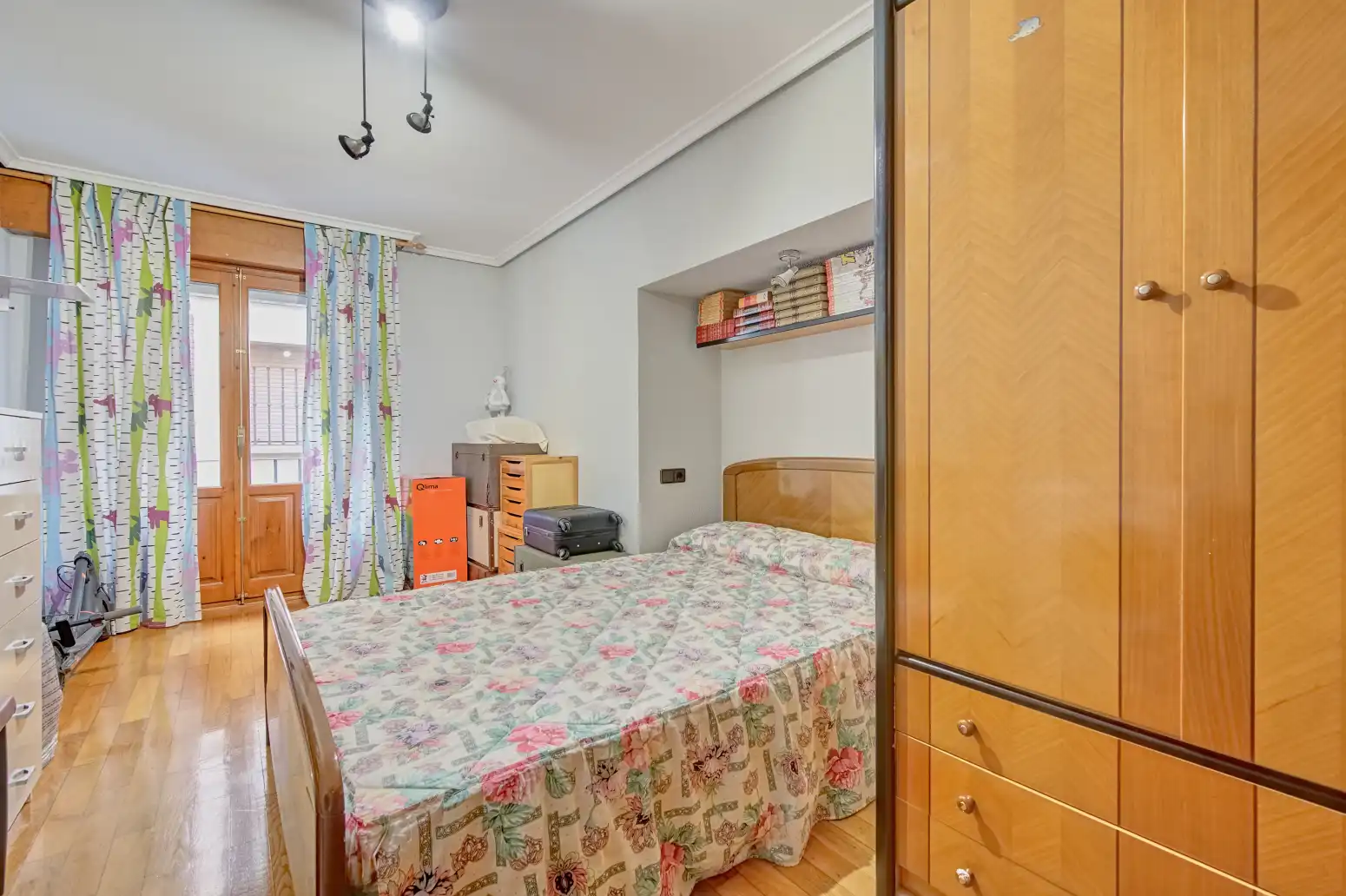 Bedroom of Commercial properties for sale in Puente la Reina / Gares  with Furnished