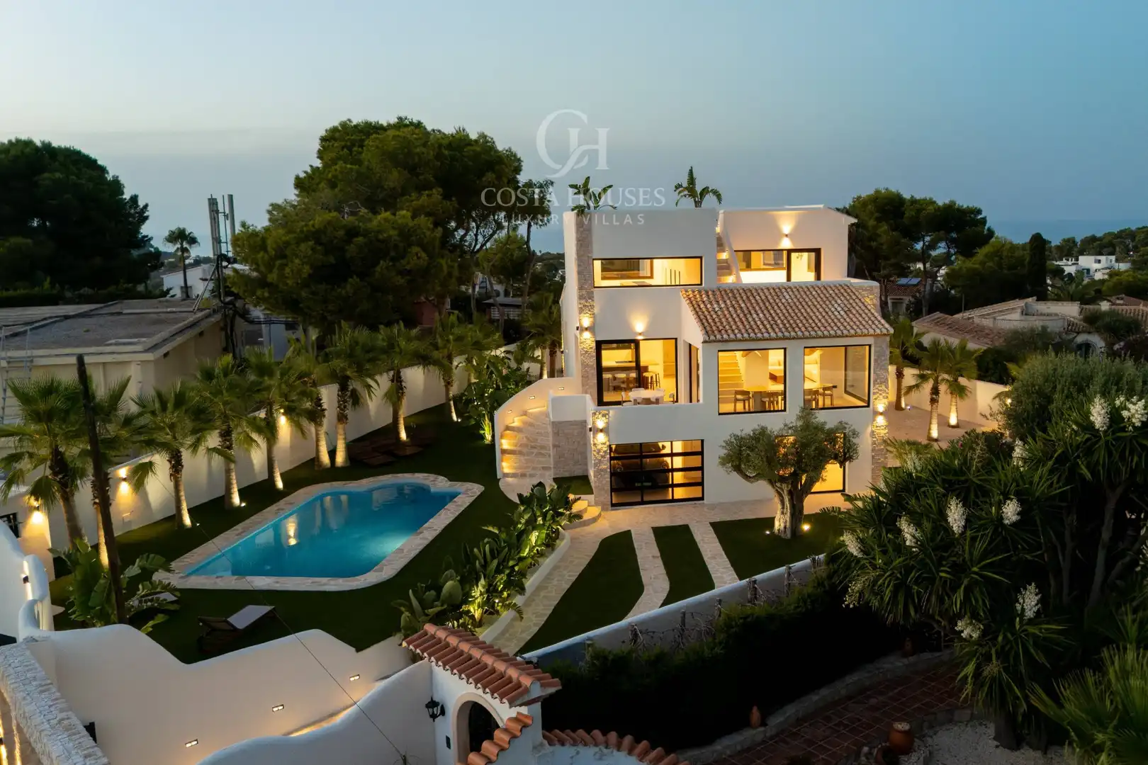 Chalet con piscina en venta en Carrer Cap Negre 135, imagen 2