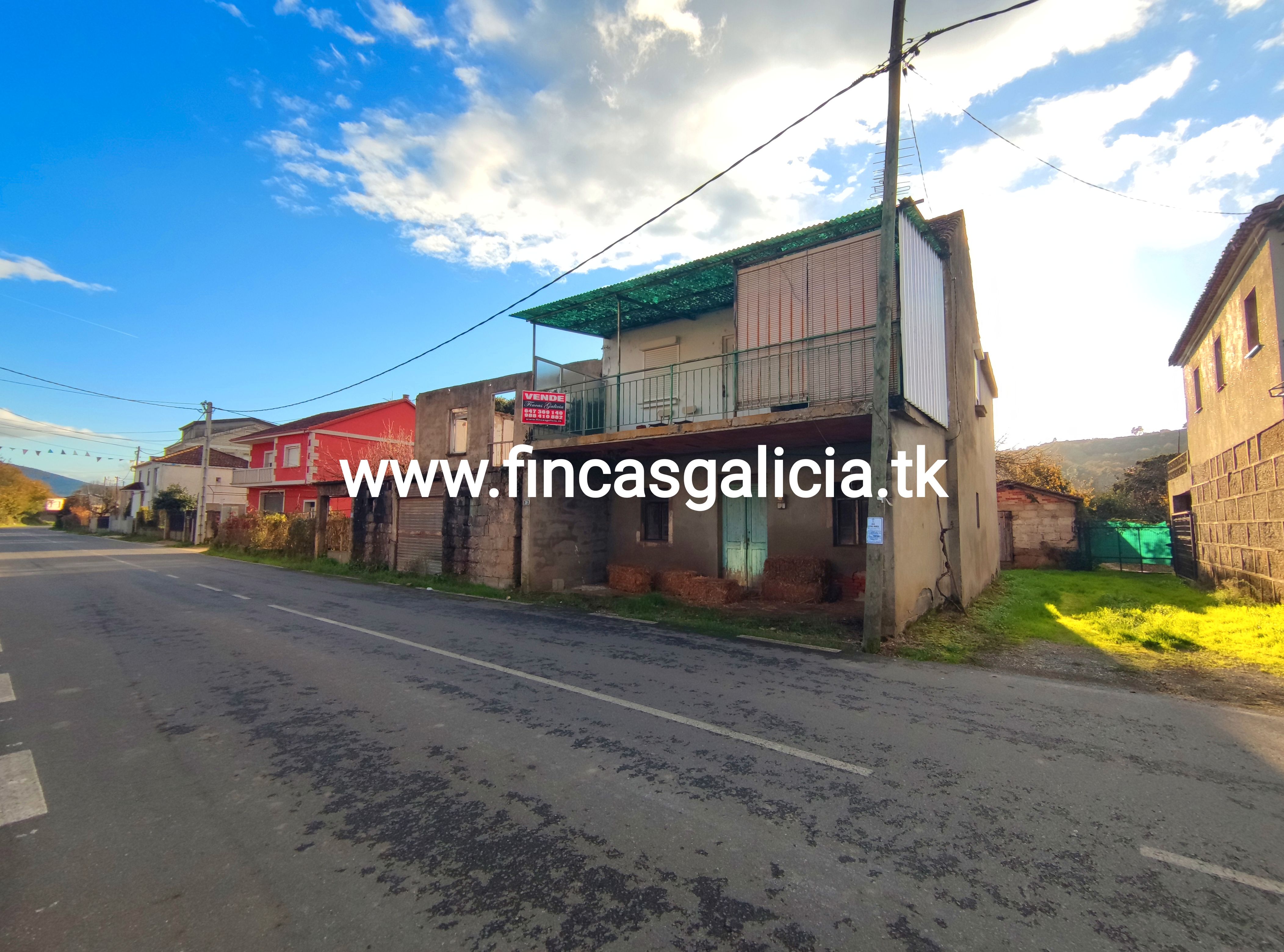 Casa adosada en venda a Verín