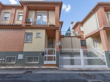 Adossat amb jardí en venda a Cájar