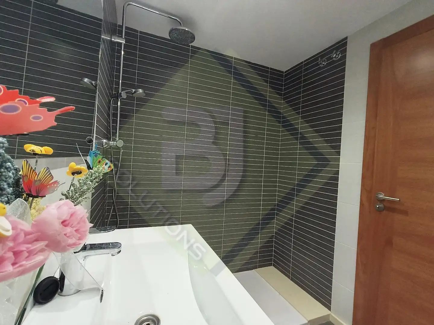 Baño de Piso de alquiler en Mataró con Aire acondicionado, Calefacción y Terraza