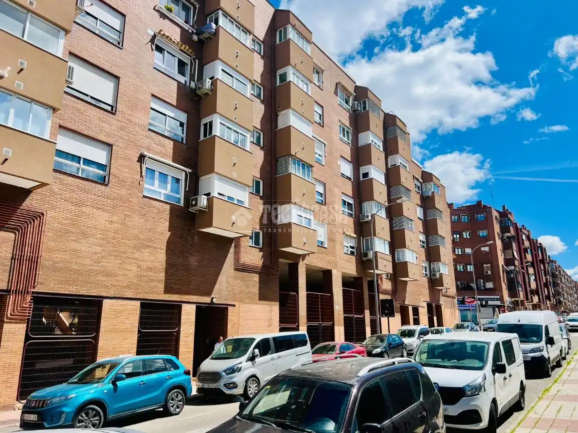 Vista exterior de Piso en venta en Alcorcón con Aire acondicionado, Calefacción y Balcón