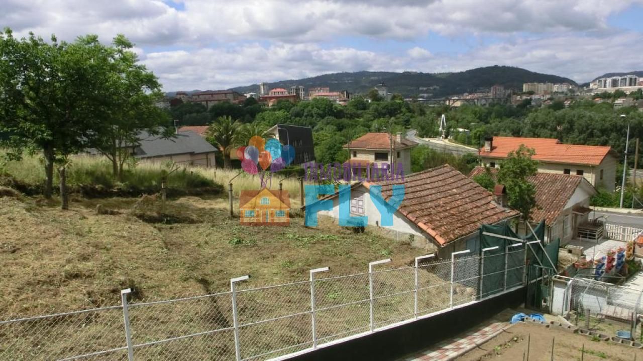 Casa o xalet en venda en Ourense Capital  amb Jardí privat