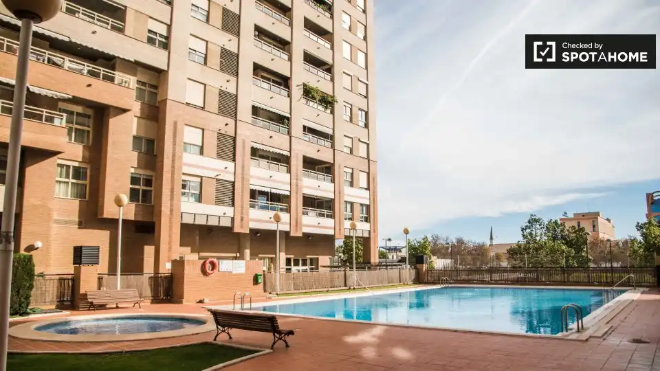 Habitació a Ciutat de les Ciències i de les Arts - Justicia