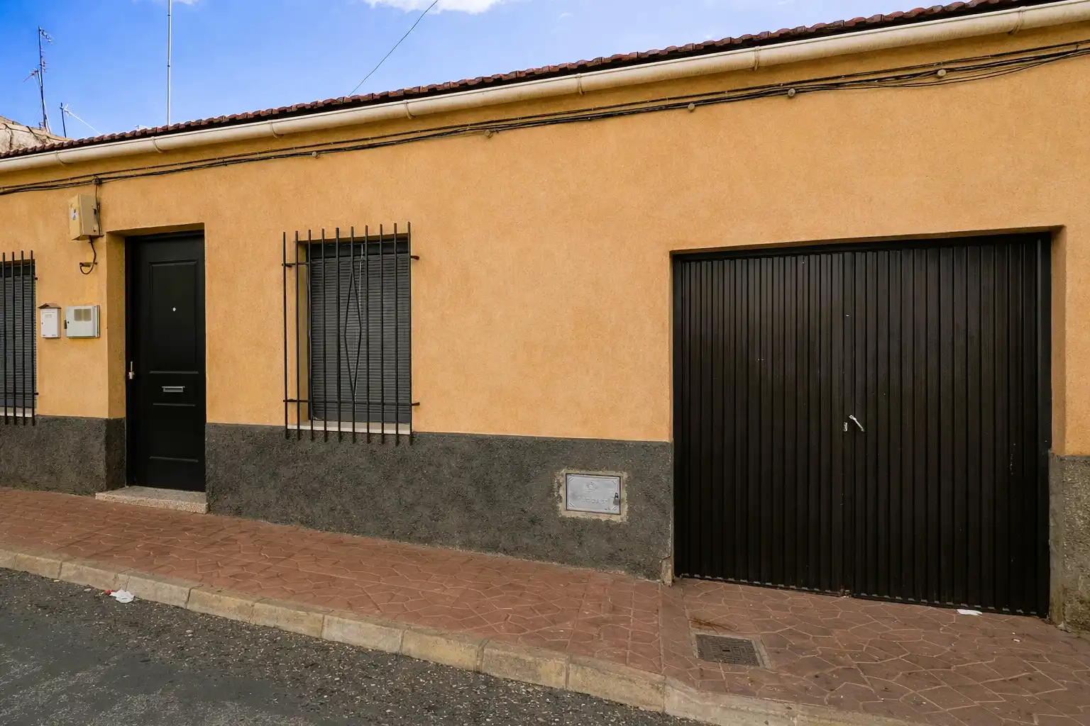Vista exterior de Casa adosada en venta en Totana con Terraza, Trastero y Amueblado