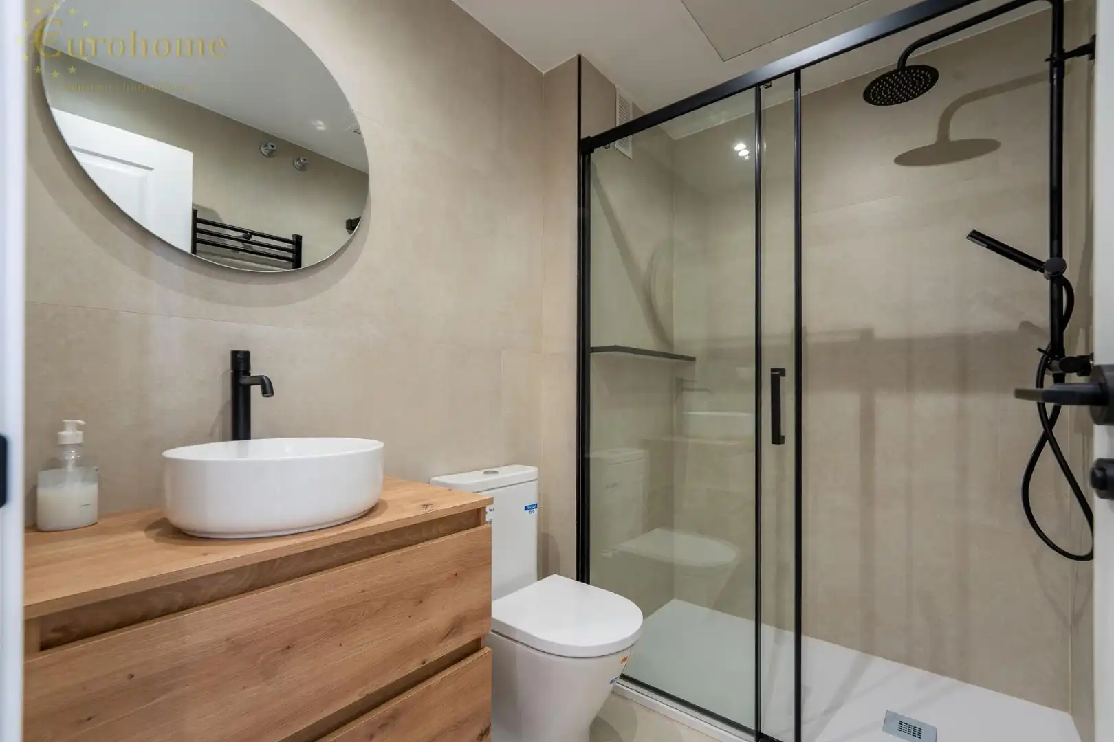 Badezimmer von Wohnung zum Verkauf in Madrid mit Klimaanlage, Heizung und Abstellraum