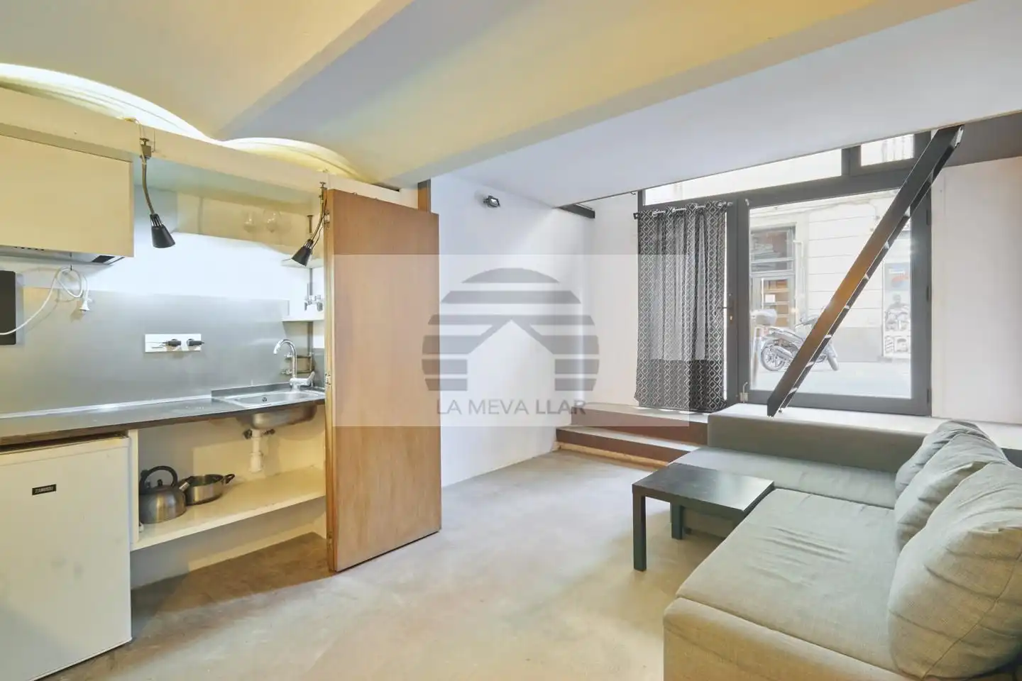 Ground floor for sale in  Barcelona Capital  with Air Conditioner