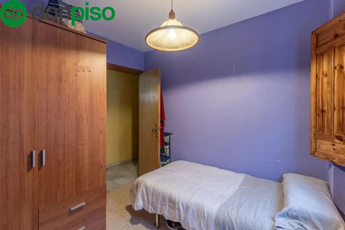 Dormitori de Casa o xalet en venda en Granada amb Aire condicionat, Calefacció i Terrassa
