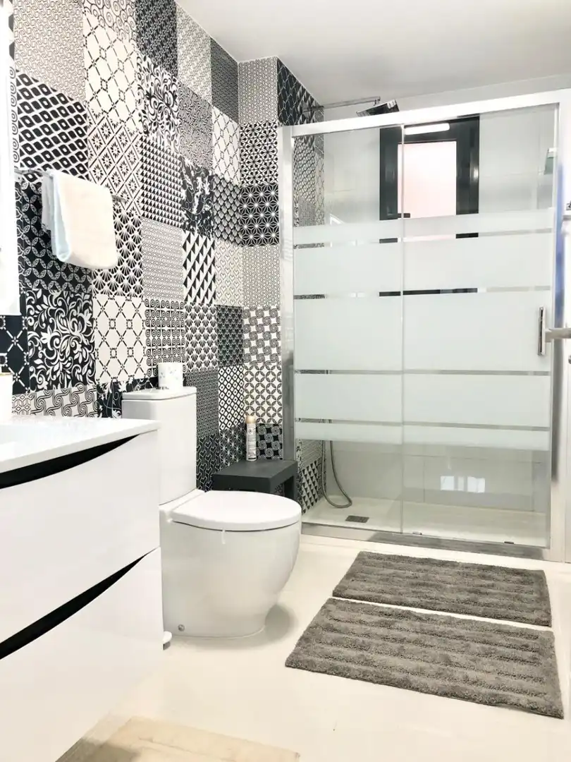 Badezimmer von Haus oder Chalet zur Miete in Pilar de la Horadada mit Klimaanlage, Terrasse und Schwimmbad