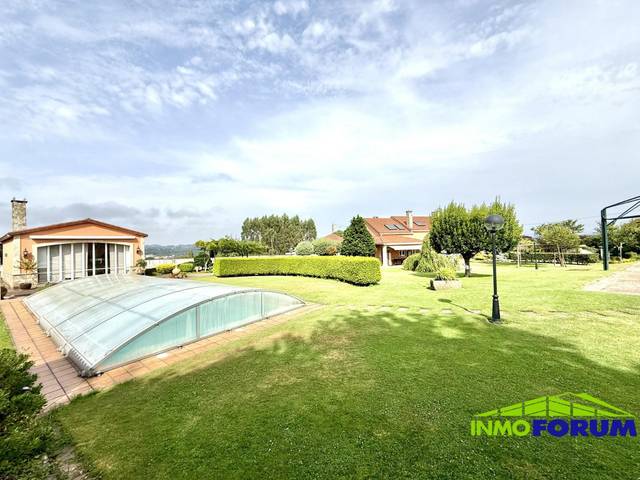 Casa-chalet en Venta en Avenida Castellana en Cambre