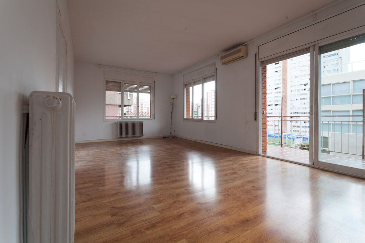 Sala d'estar de Pis en venda en  Barcelona Capital amb Calefacció, Terrassa i Balcó