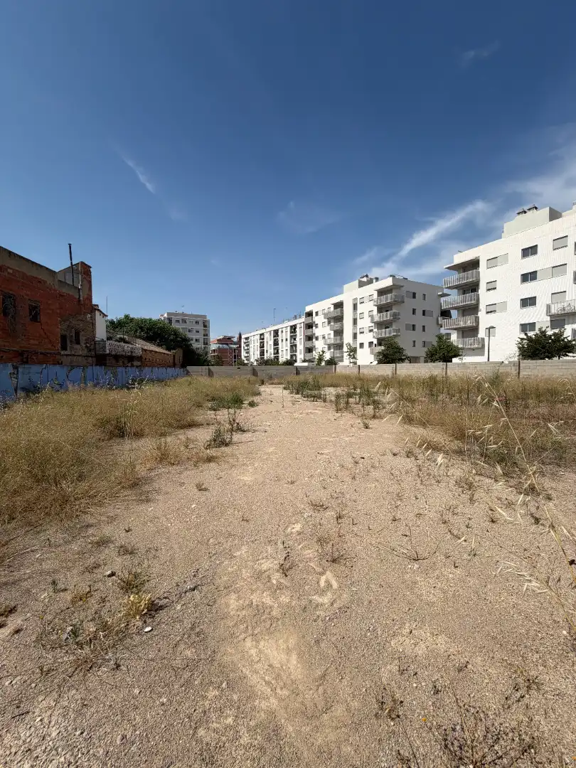 Terreno industrial en venta en Valencia