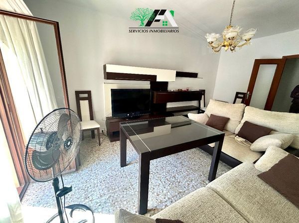 Sala de estar de Piso en venta en Baeza con Calefacción y Balcón