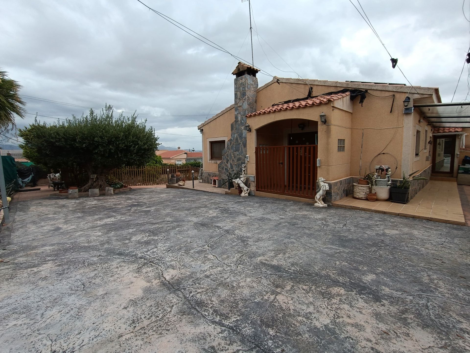 Vista exterior de Casa o chalet en venta en San Vicente del Raspeig / Sant Vicent del Raspeig con Aire acondicionado, Jardín privado y Parquet