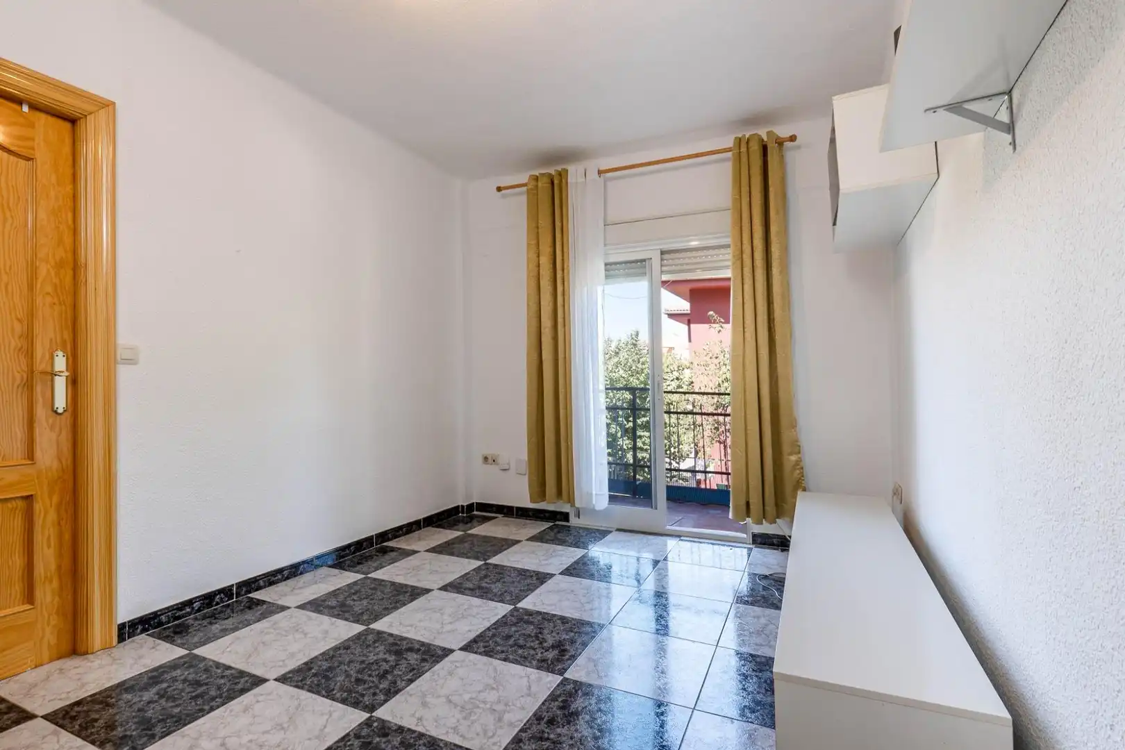 Bedroom of Flat for sale in Granada  with Balcony