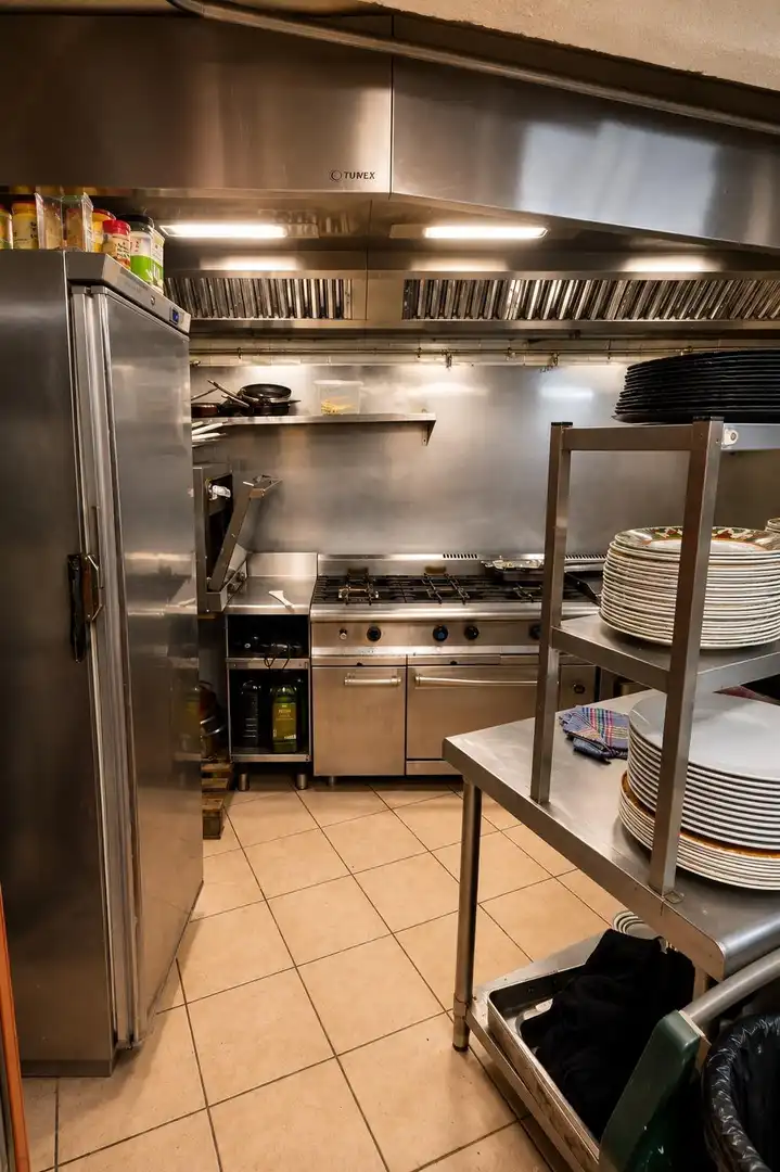 Cocina de Local de alquiler en L'Estartit con Terraza