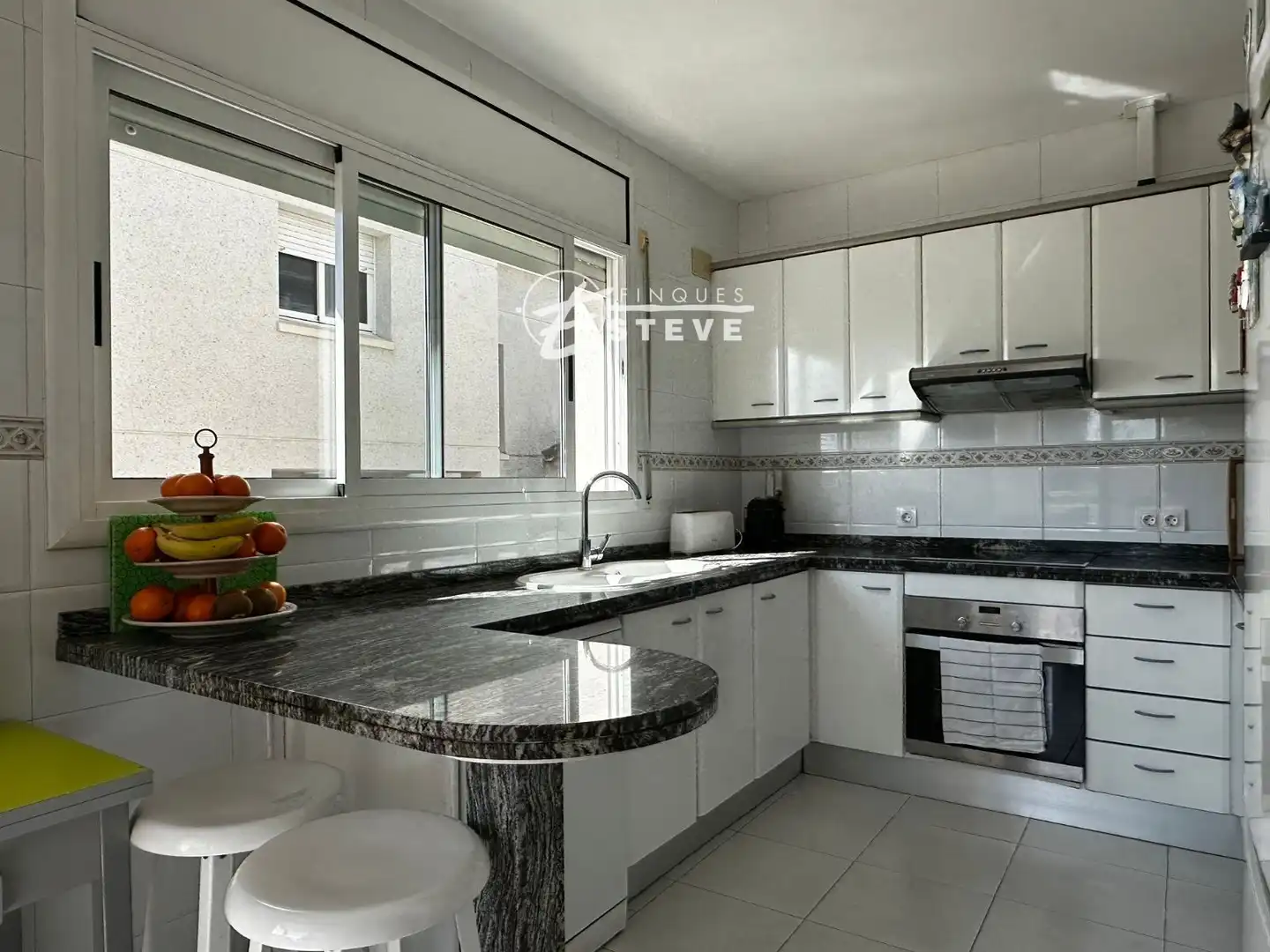 Cocina de Casa o chalet de alquiler en Calafell con Piscina y Amueblado