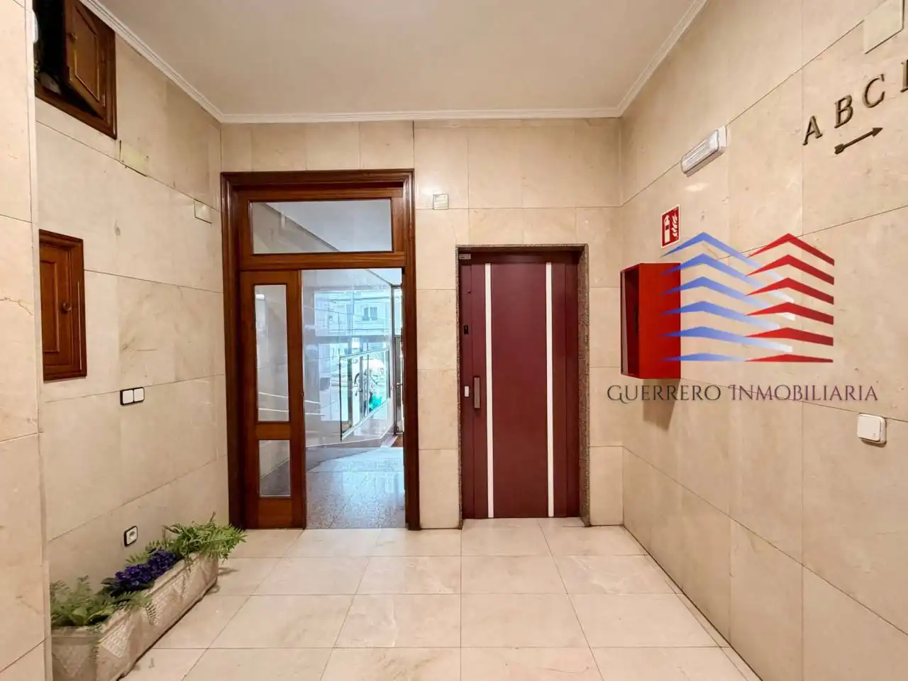 Piso en venta en Ourense Capital  con Calefacción, Trastero y Balcón